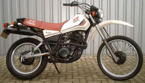 YAMAHA XT 550
